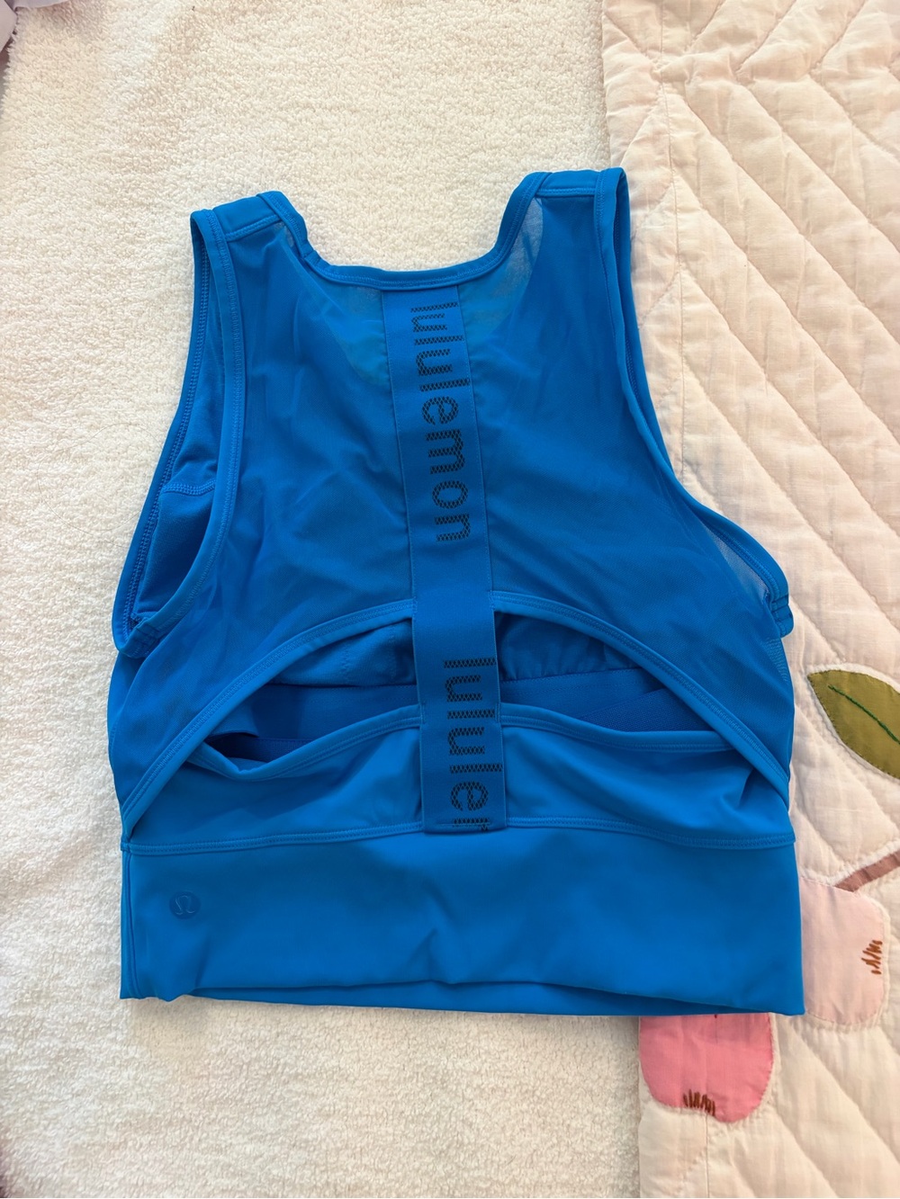 Lululemon Poolside top with built in bra